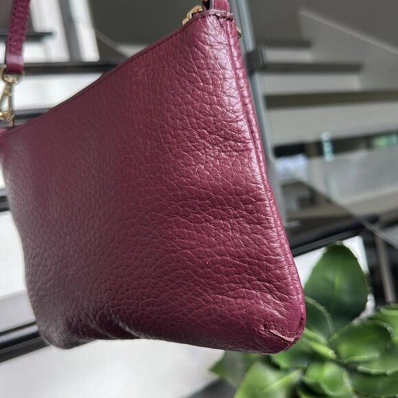 Lodis Genuine Leather Burgundy Shoulder Purse Like New, Pebbled - Picture 4 of 9